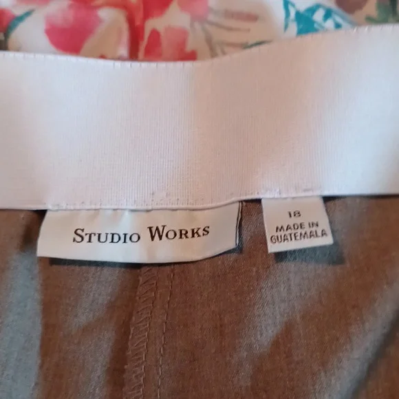 Women's 18 Studio Works - Picture 4 of 5